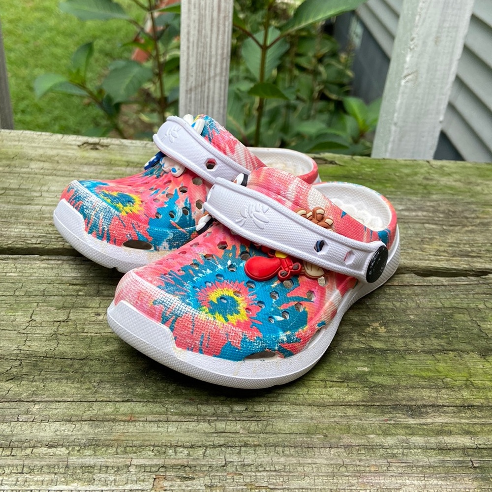 Baby “crocs” size 6/7